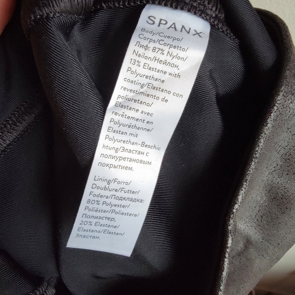 SPANX Quilted Faux Leather Leggings size XS NWT - Picture 8 of 10